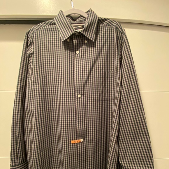 Kohls Classic Fit Button Up - Picture 2 of 3
